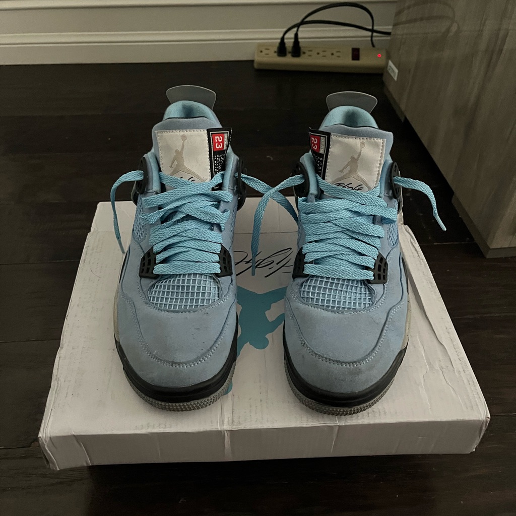 University Blue Jordan 4